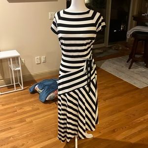 Lauren black and white stripped dress size 6 never worn